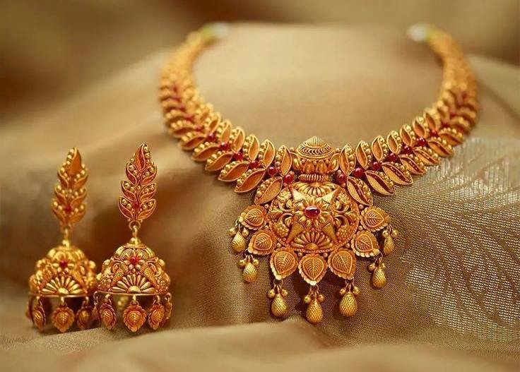 Latest Gold Necklace Designs 2025 for Women